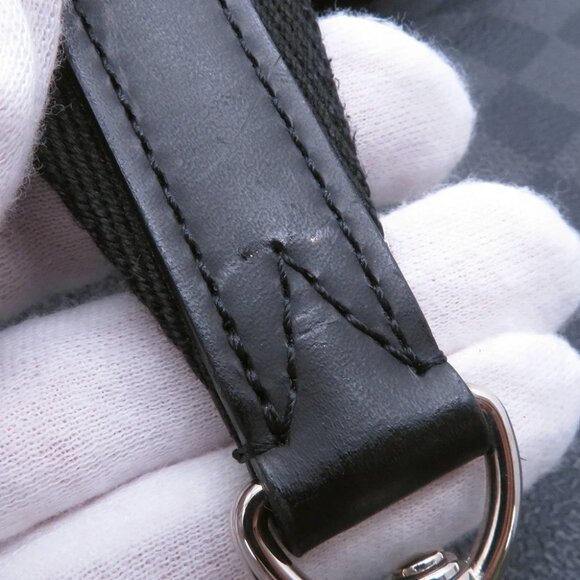 LOUIS VUITTON Avenue Sling Bag Damier Graphite Noir - Picture 8 of 16